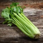 – Celery – Garden Celery – Stalk Celery – Leaf Celery – Apium graveolensمن أسمائها المتداولة: كرفس – الكرفس البلدي – الكرفس الأخضر – كرفس المائدة